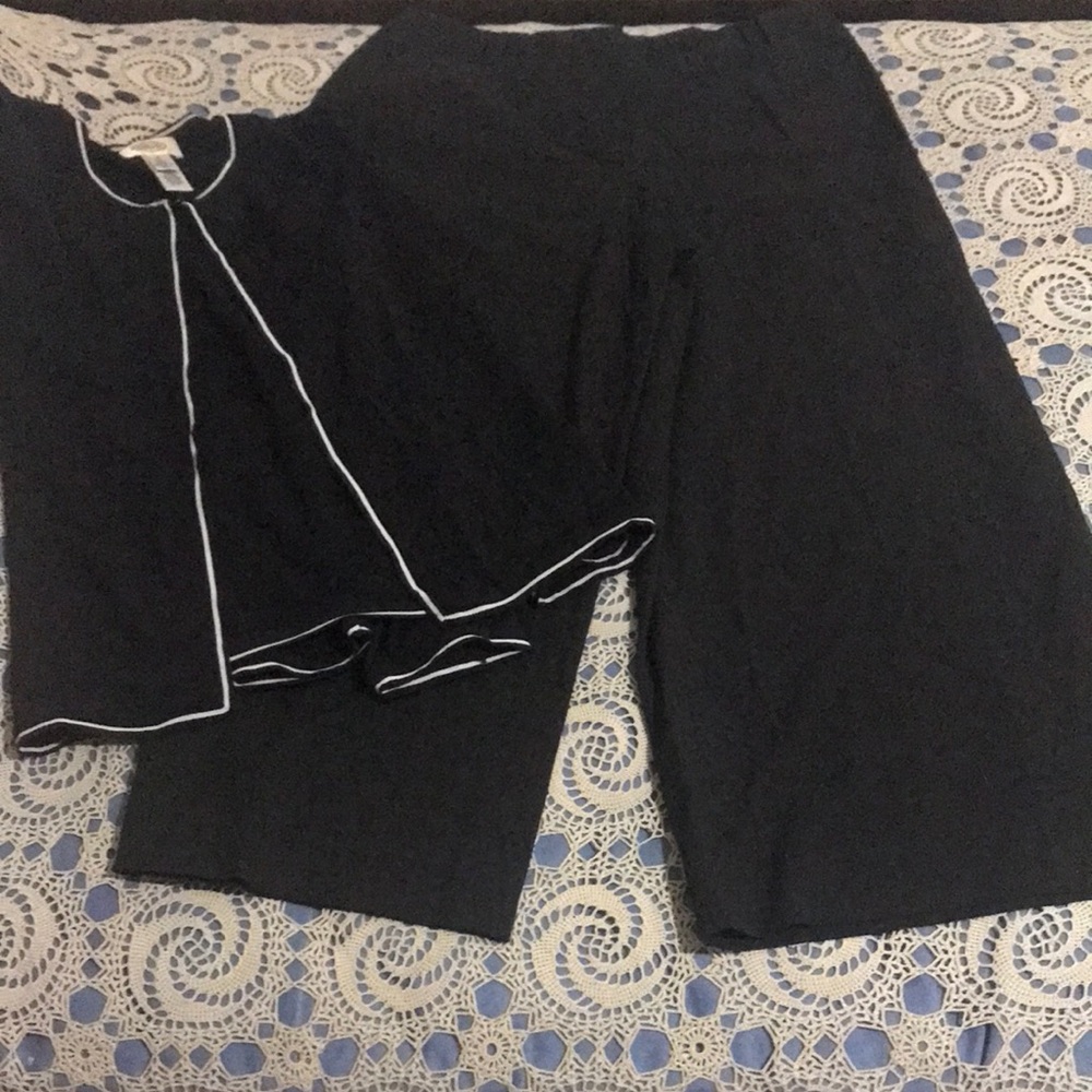 Talbots Top & Capri Bundle - image 1